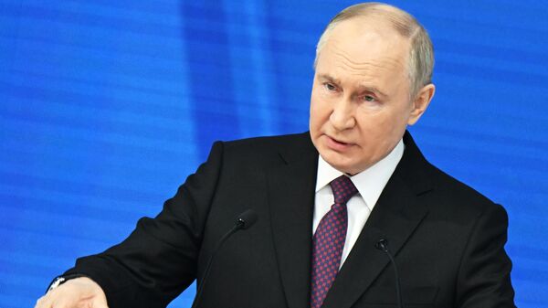 Президент РФ Владимир Путин обращается с посланием к Федеральному Собранию