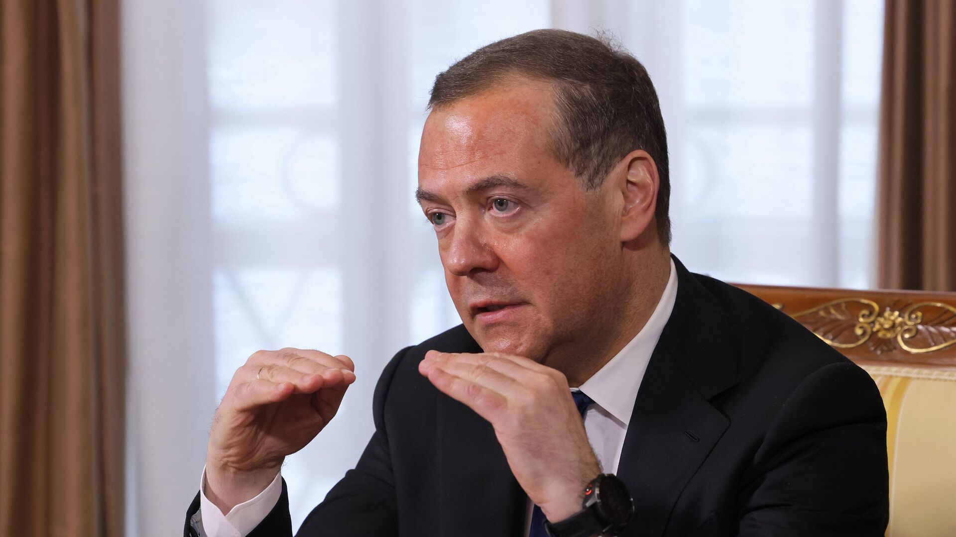 Заместитель председателя Совбеза РФ Д. Медведев дал интервью российским СМИ - ПРАЙМ, 1920, 03.05.2025