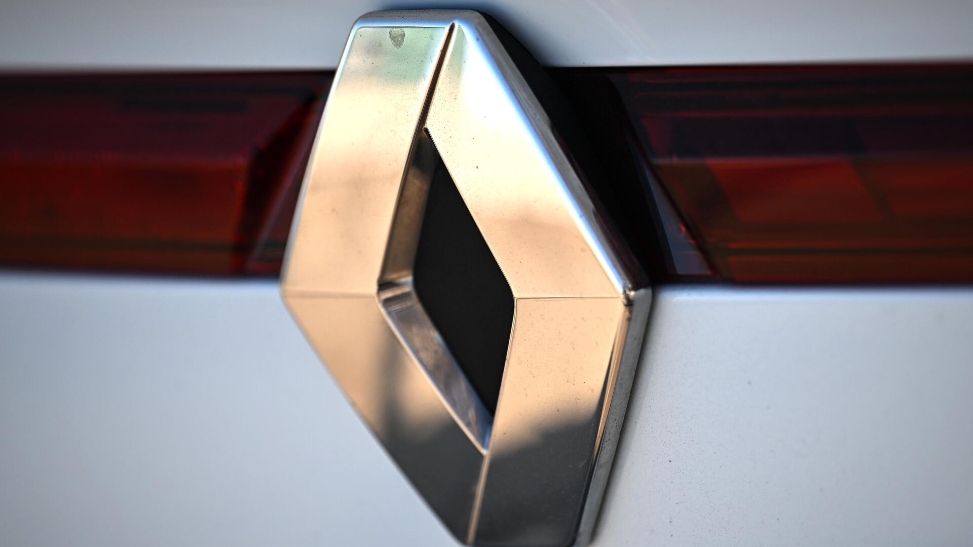 Логотип компании Renault Логотип компании Renault - ПРАЙМ, 1920, 12.12.2024