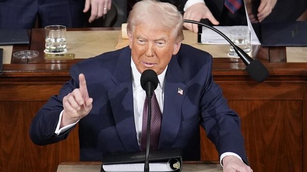Президент США Дональд Трамп выступает на заседании конгресса в Вашингтоне