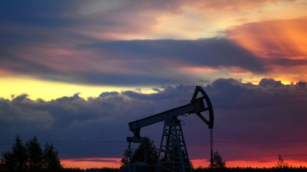 Работа нефтяных станков - качалок