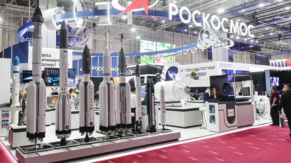 Стенд госкорпорации Роскосмос