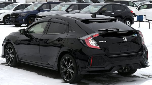 Японский праворульный автомобиль марки Honda Civic